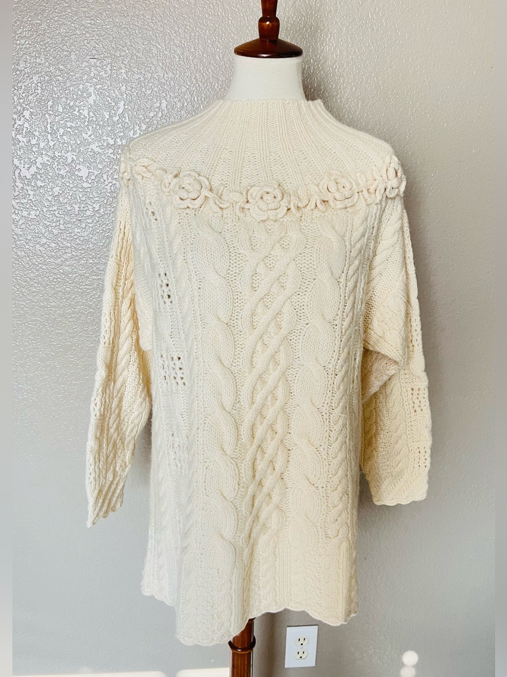 Vintage Bergdorf Goodman 100% Wool sweater Small